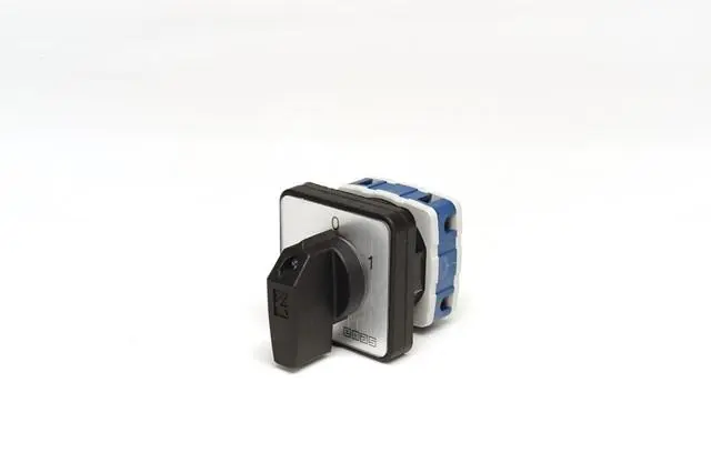 Переключатель двухпозиционный (0-1) 1 полюс 10А EMAS PSA010AK131S