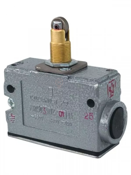 Микровыключатель МП 1303 УХЛ3 исп.01 IP54 толкатель с продол. расположением ролика комбинир. винт Электротехник ET002056