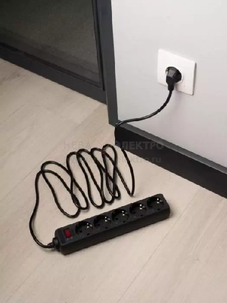 Удлинитель с сетевым фильтром 5х3м с заземл. 10А IP20 FOP-05GS-300 2.2кВт ПВС 3х0.75 с выкл. черн. ФАZА 5007642