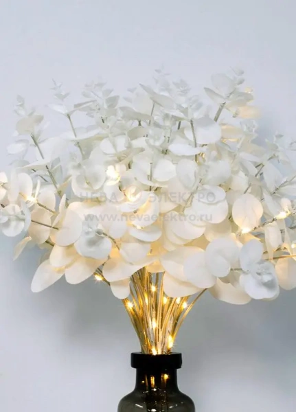 Ветвь эвкалипта имитация бел. 50см 48LED тепл. бел. 3AA (не в компл.) КОСМОС KOC_INT-B124