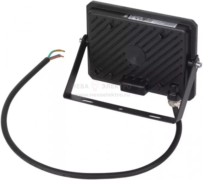Прожектор светодиодный СДО FL ECO 30W 765 G4 уличный матов. стекло алюм. черн. LEDVANCE 4099854400094